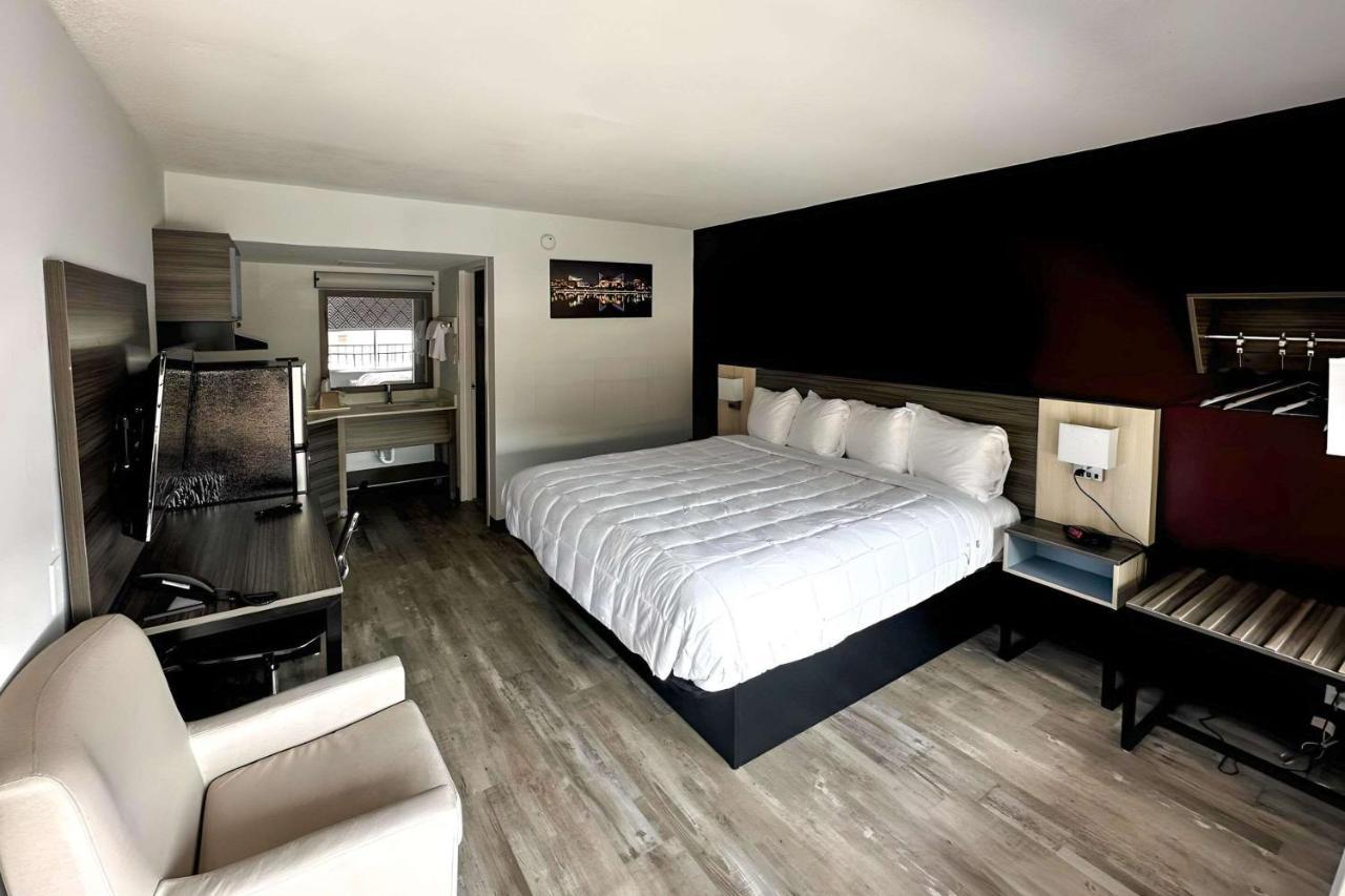 Suburban Studios Cleveland Tn I-75 Bagian luar foto