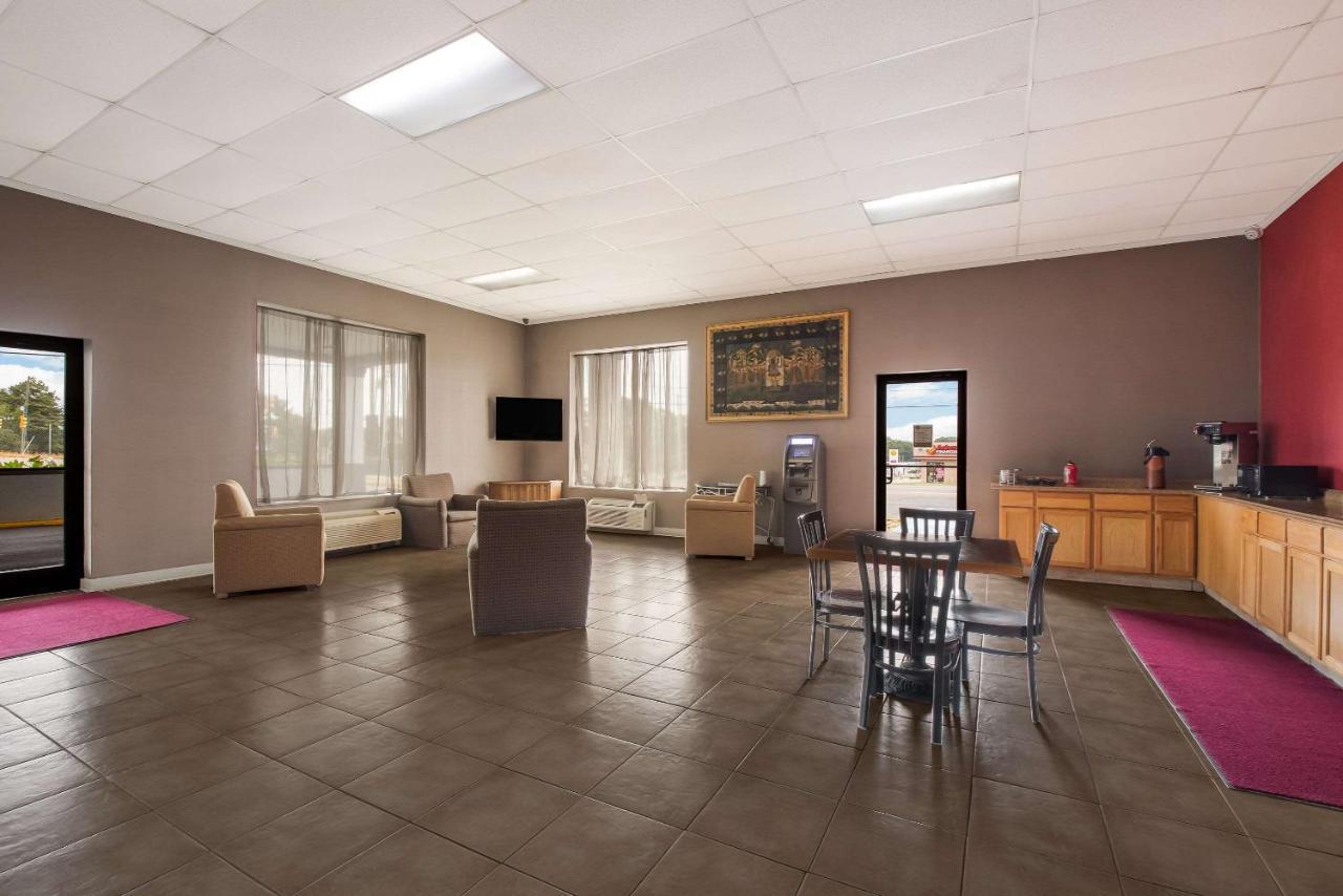 Suburban Studios Cleveland Tn I-75 Bagian luar foto