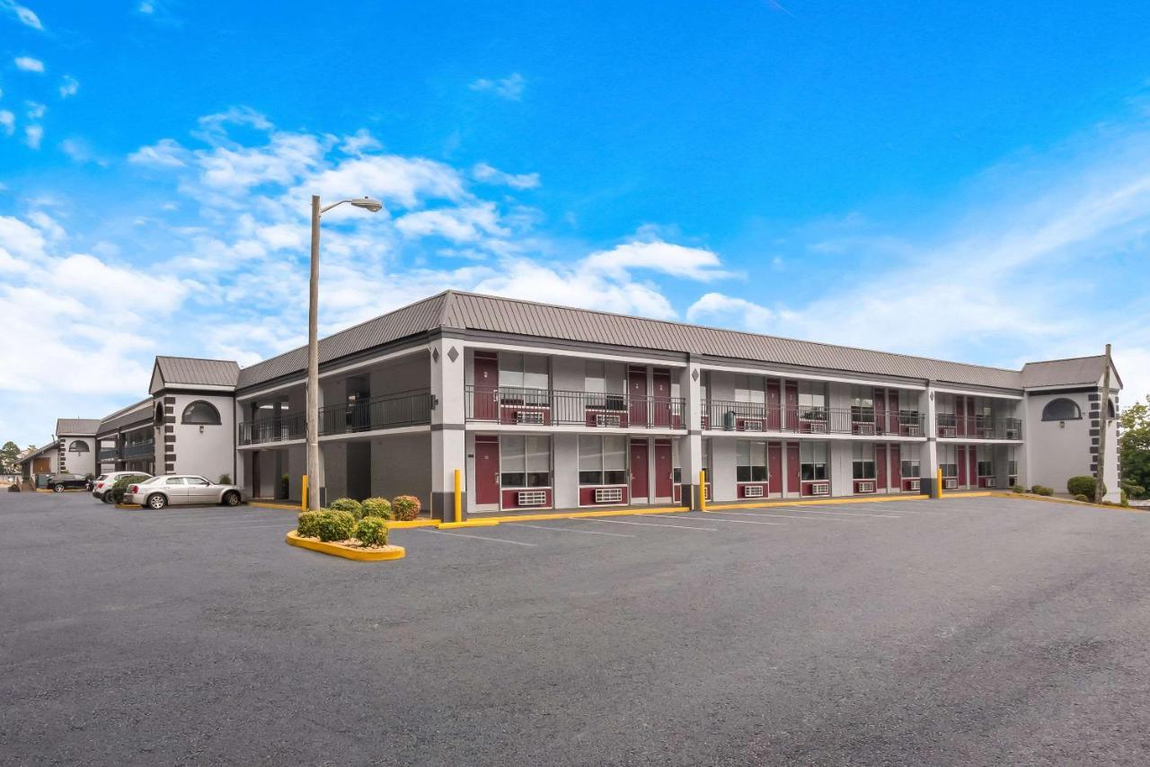 Suburban Studios Cleveland Tn I-75 Bagian luar foto